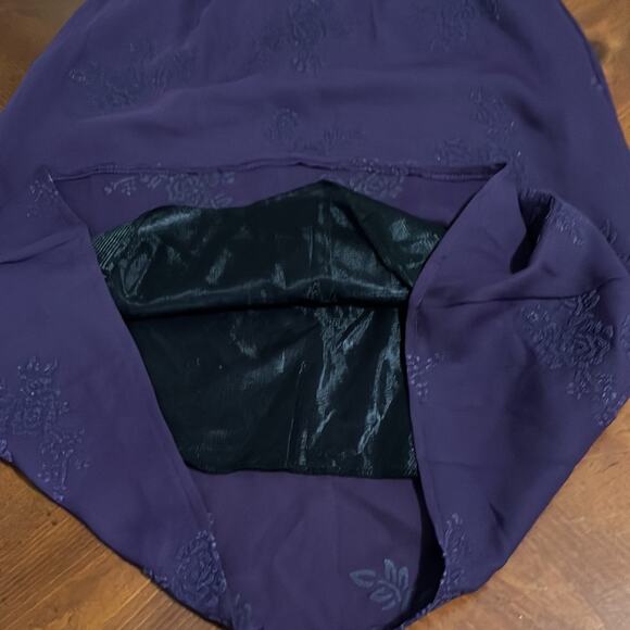 Lavender Brand Dark Purple Skirt with Textured Design Woman Size Medium - Picture 5 of 10